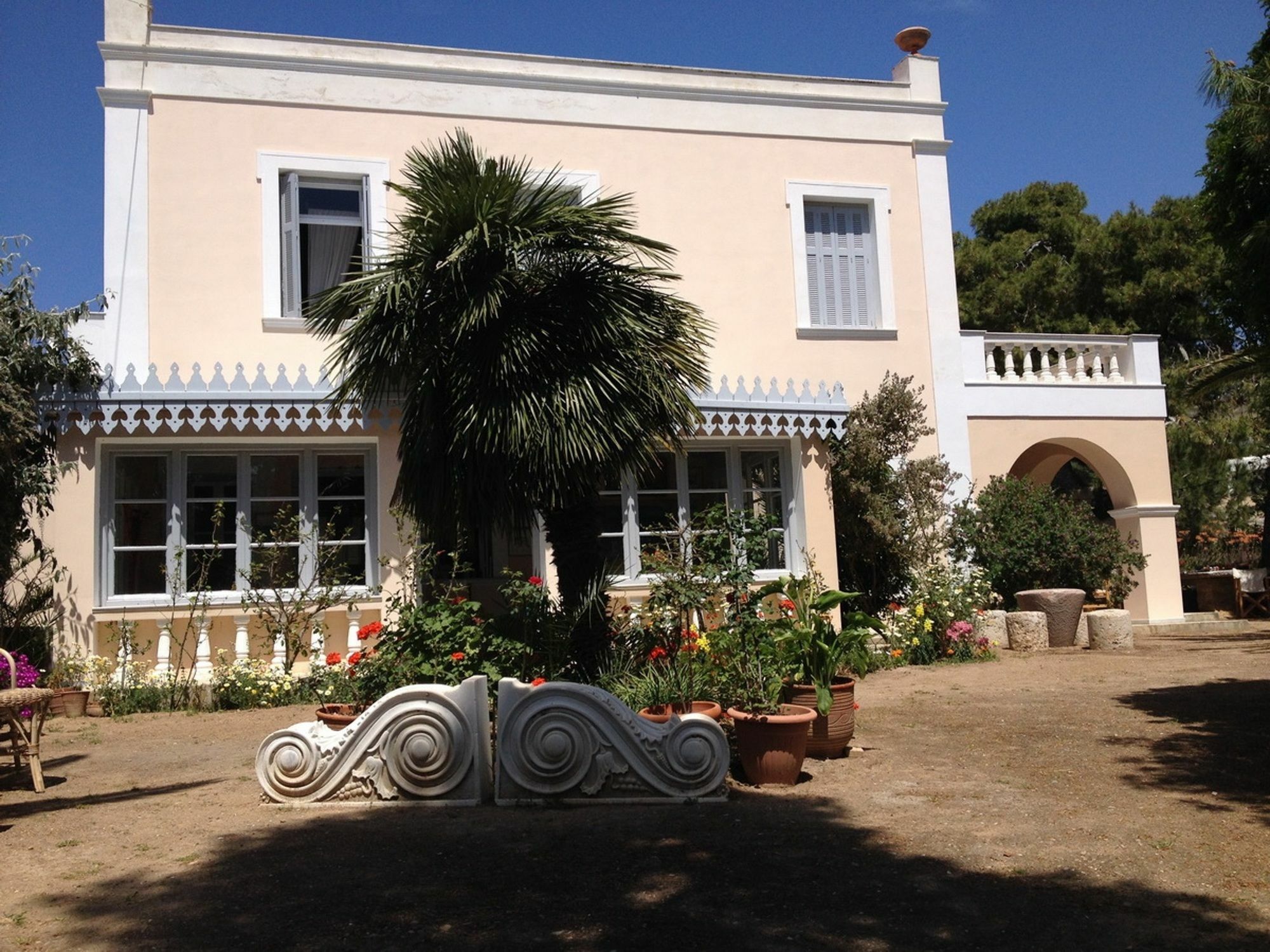 Aristocratic 19Th Century Neo Classical Mansion With Private Pool ファイニカス エクステリア 写真